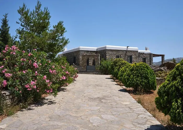 Alexandros Villa Náusza